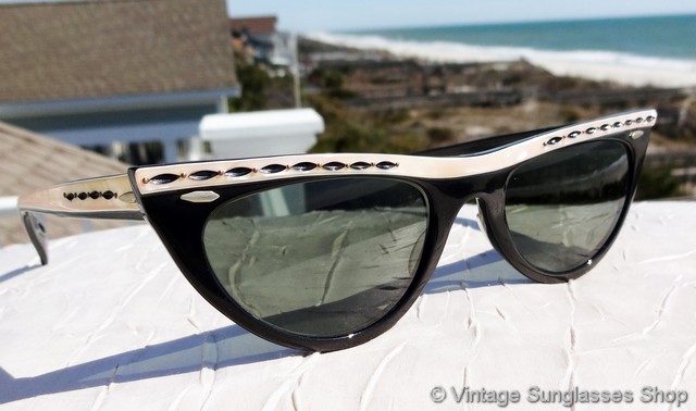 Vintage Ray-Ban Sunglasses For Men and Women - Page 103